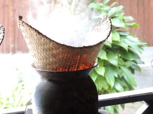 Rice cooking, Laos-style